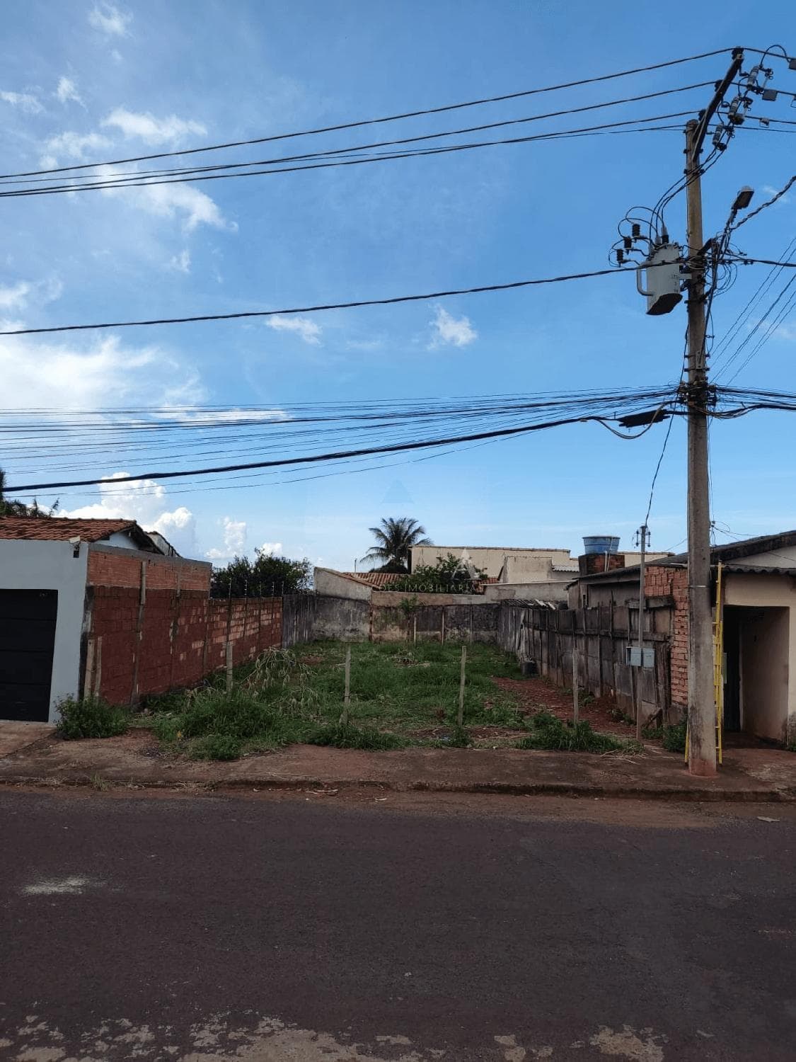 Terreno à venda no bairro Morada dos Pássaros em Uberlândia/MG