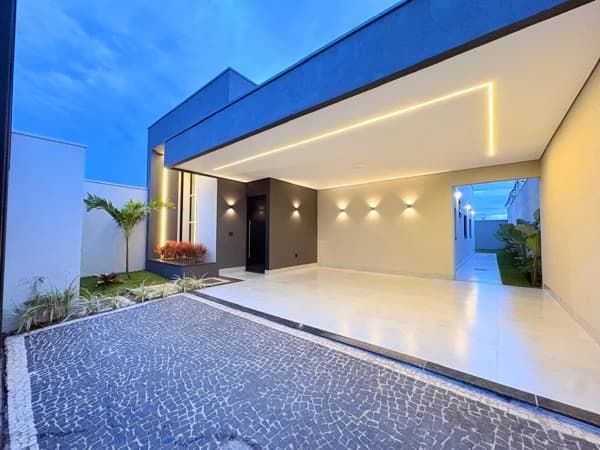 Casa à venda no bairro Jardim Canaã em Uberlândia/MG