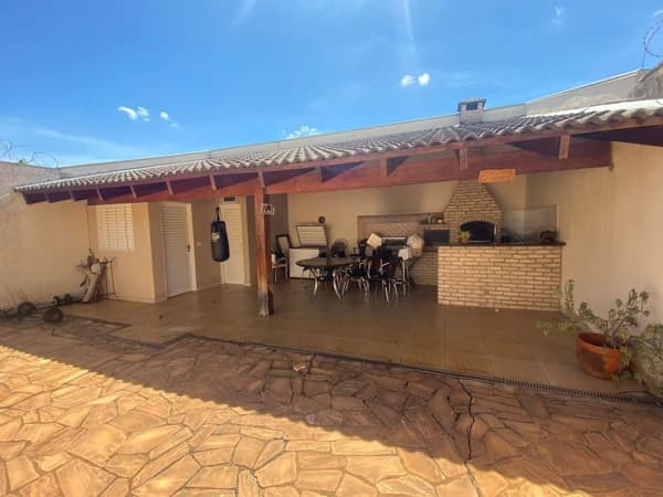 Casa à venda no bairro Tubalina em Uberlândia/MG