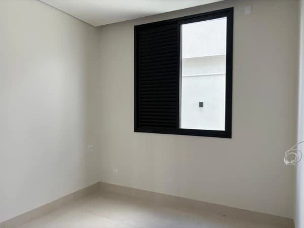 Casa à venda no bairro Novo Mundo em Uberlândia/MG