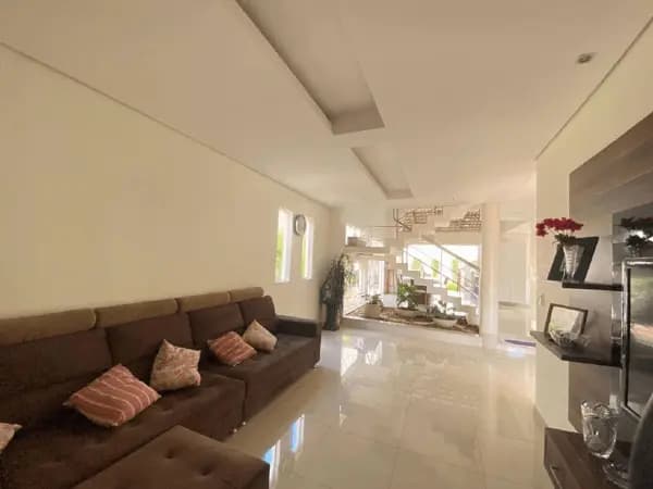 Casa à venda no bairro Santa Mônica em Uberlândia/MG