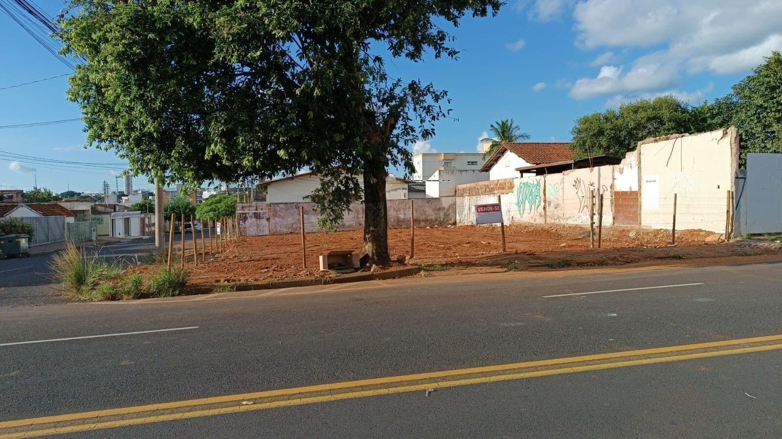 Terreno à venda no bairro Santa Mônica em Uberlândia/MG