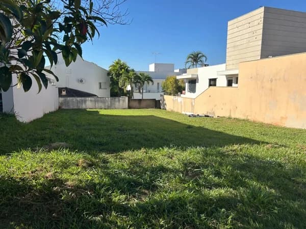 Terreno à venda no bairro Nova Uberlândia em Uberlândia/MG