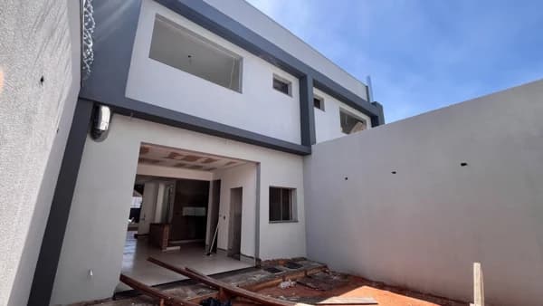 Casa à venda no bairro Cidade Jardim em Uberlândia/MG