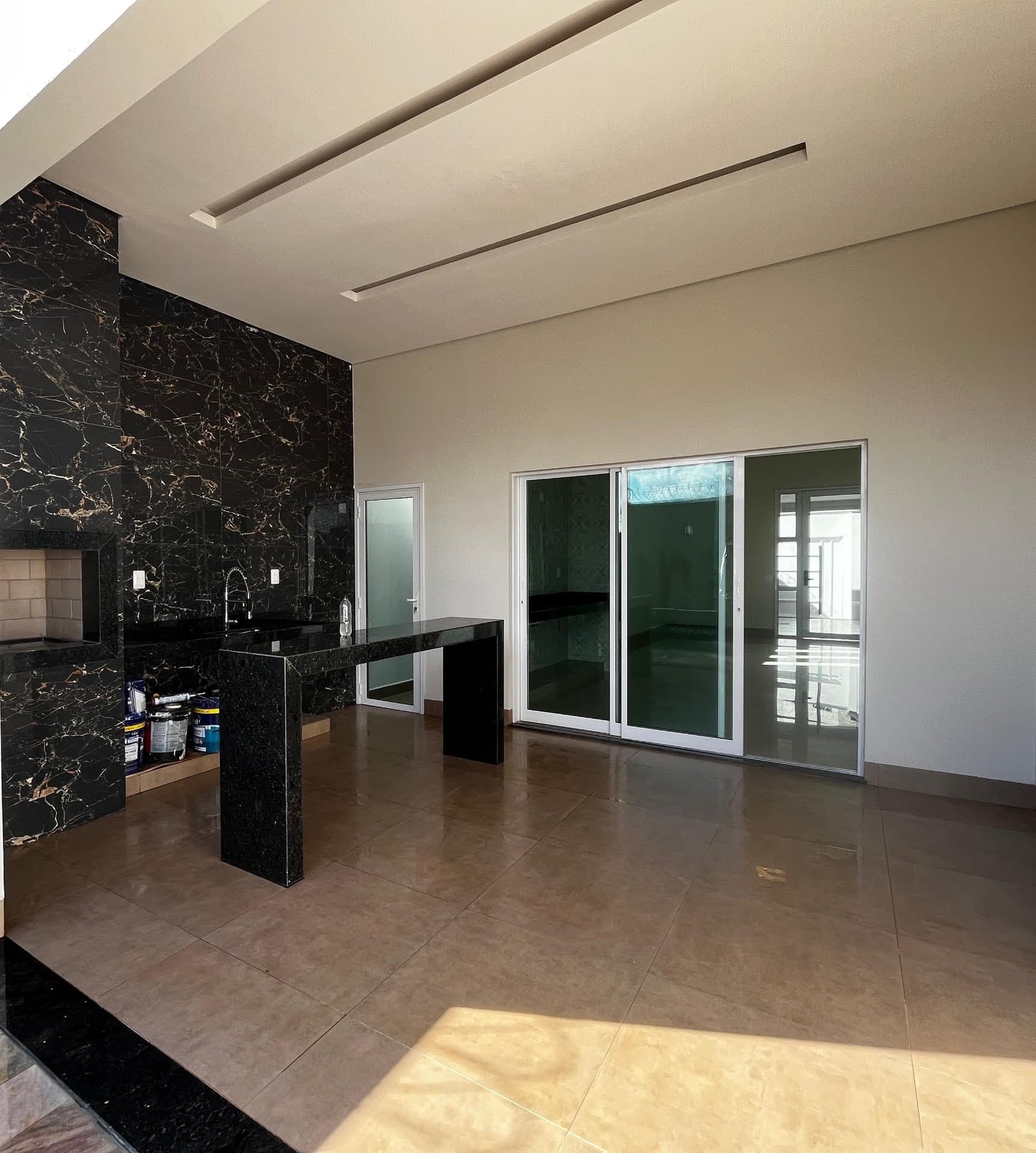 Casa à venda no bairro Grand Ville em Uberlândia/MG