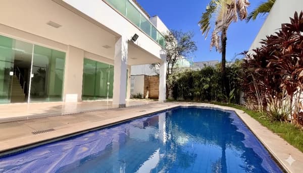 Casa à venda no bairro Nova Uberlândia em Uberlândia/MG