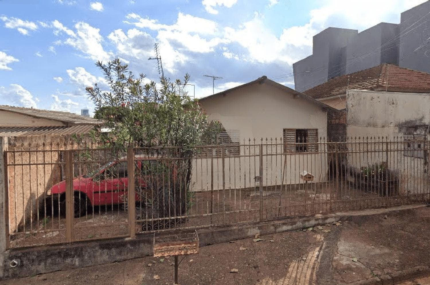Terreno à venda no bairro Brasil em Uberlândia/MG