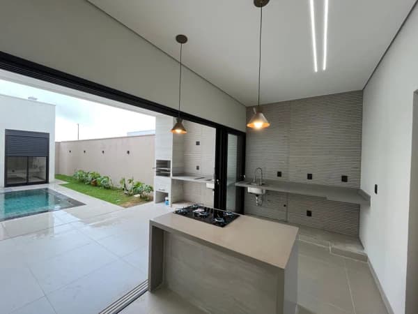 Casa à venda no bairro Grand Ville em Uberlândia/MG