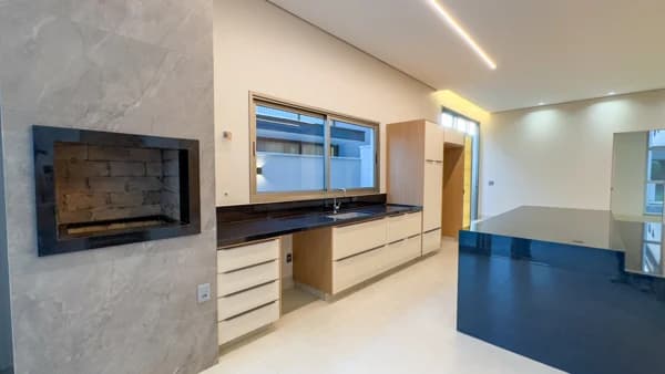 Casa à venda no bairro Nova Uberlândia em Uberlândia/MG