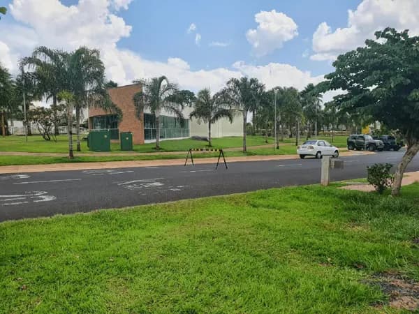 Terreno à venda no bairro Cond. Varanda Sul em Uberlândia/MG