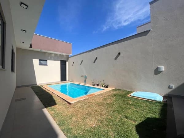 Casa à venda no bairro Alto Umuarama em Uberlândia/MG