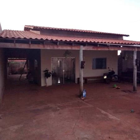 Casa à venda no bairro Pequis em Uberlândia/MG