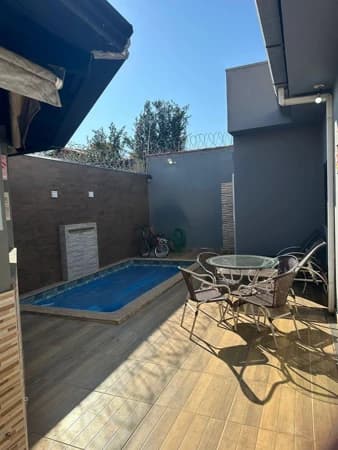 Casa à venda no bairro Jardim Botânico em Uberlândia/MG