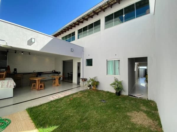 Casa à venda no bairro Laranjeiras em Uberlândia/MG