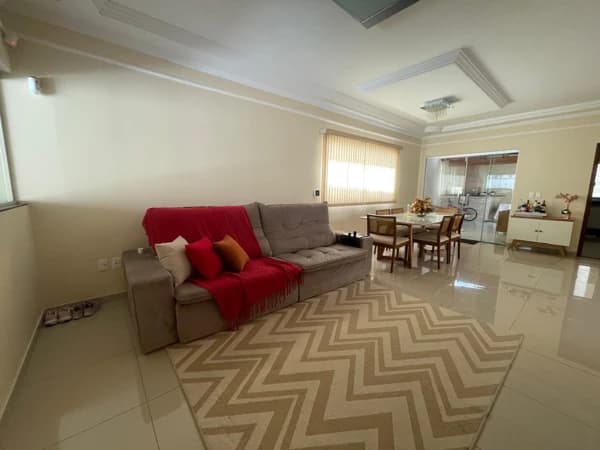 Casa à venda no bairro Jardim Europa em Uberlândia/MG