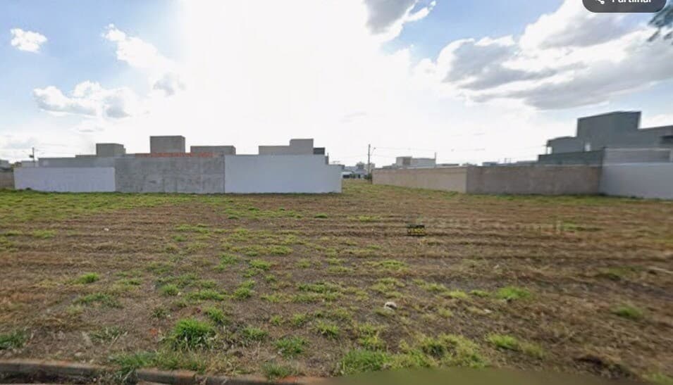 Terreno à venda no bairro Novo Mundo em Uberlândia/MG