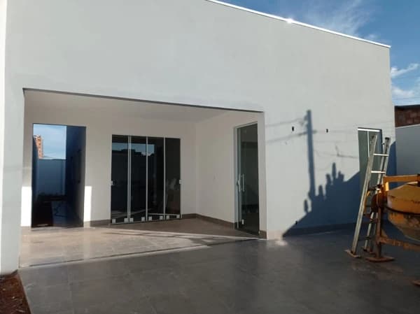 Casa à venda no bairro Jardim Canaã em Uberlândia/MG