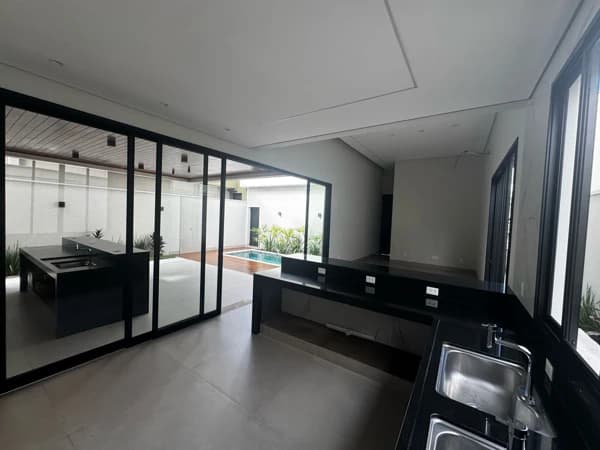 Casa à venda no bairro Laranjeiras em Uberlândia/MG