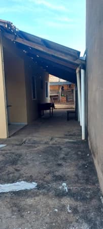 Casa à venda no bairro Jardim Holanda em Uberlândia/MG