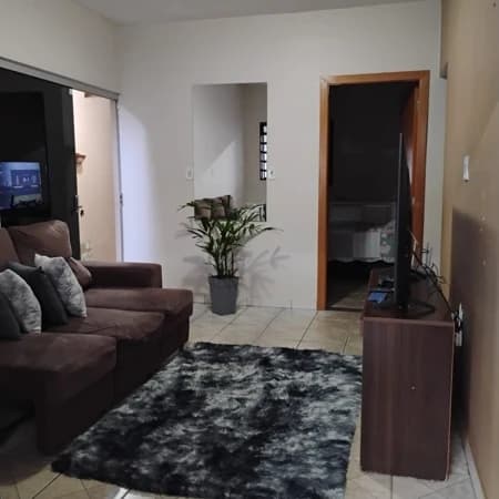 Casa à venda no bairro Jardim Canaã em Uberlândia/MG