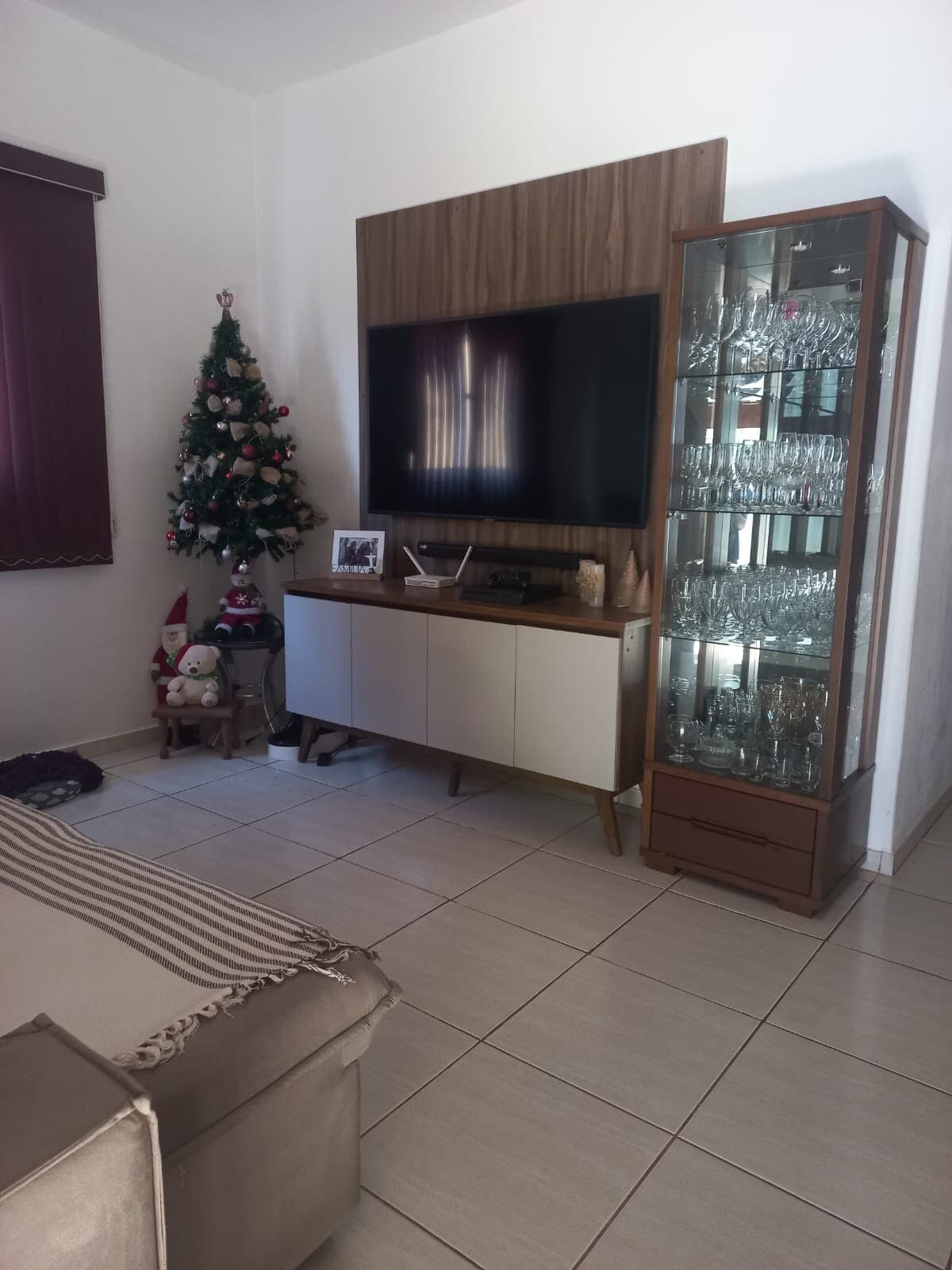 Casa à venda no bairro Jardim Holanda em Uberlândia/MG