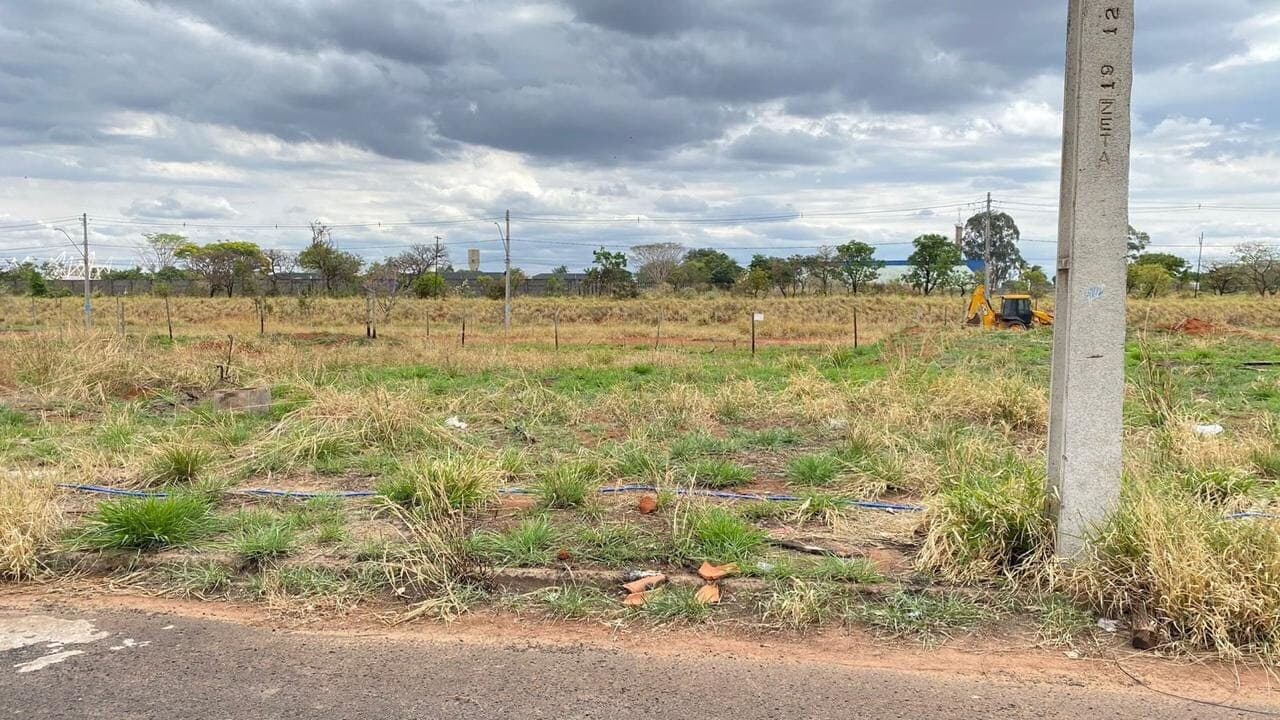 Terreno à venda no bairro Novo Mundo em Uberlândia/MG