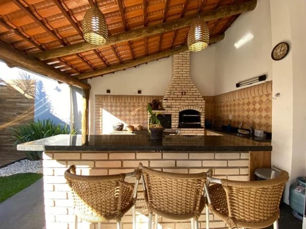 Casa à venda no bairro Lagoinha em Uberlândia/MG