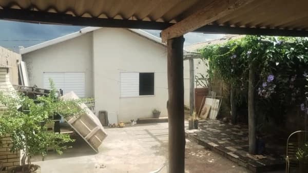 Casa à venda no bairro Pequis em Uberlândia/MG