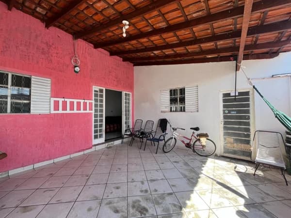 Casa à venda no bairro Guarani em Uberlândia/MG
