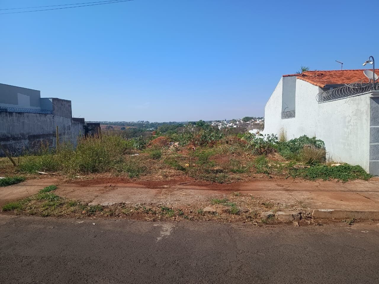 Terreno à venda no bairro Cidade Jardim em Uberlândia/MG