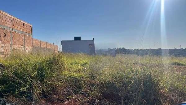 Terreno à venda no bairro Portal do Vale em Uberlândia/MG