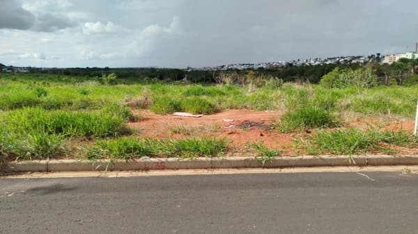 Terreno à venda no bairro Verde Umuarama em Uberlândia/MG
