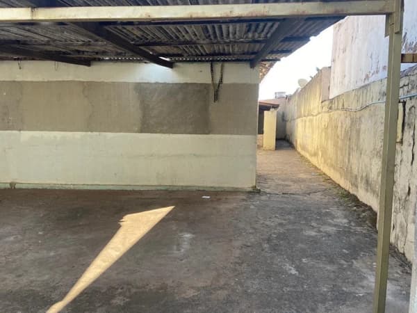 Casa à venda no bairro Presidente Roosevelt em Uberlândia/MG