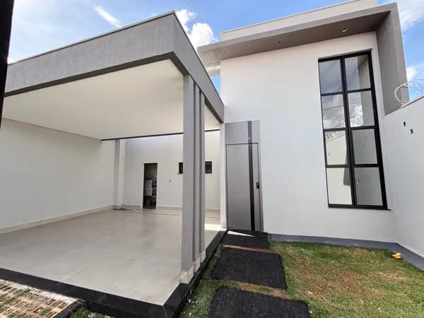 Casa à venda no bairro Portal do Vale em Uberlândia/MG