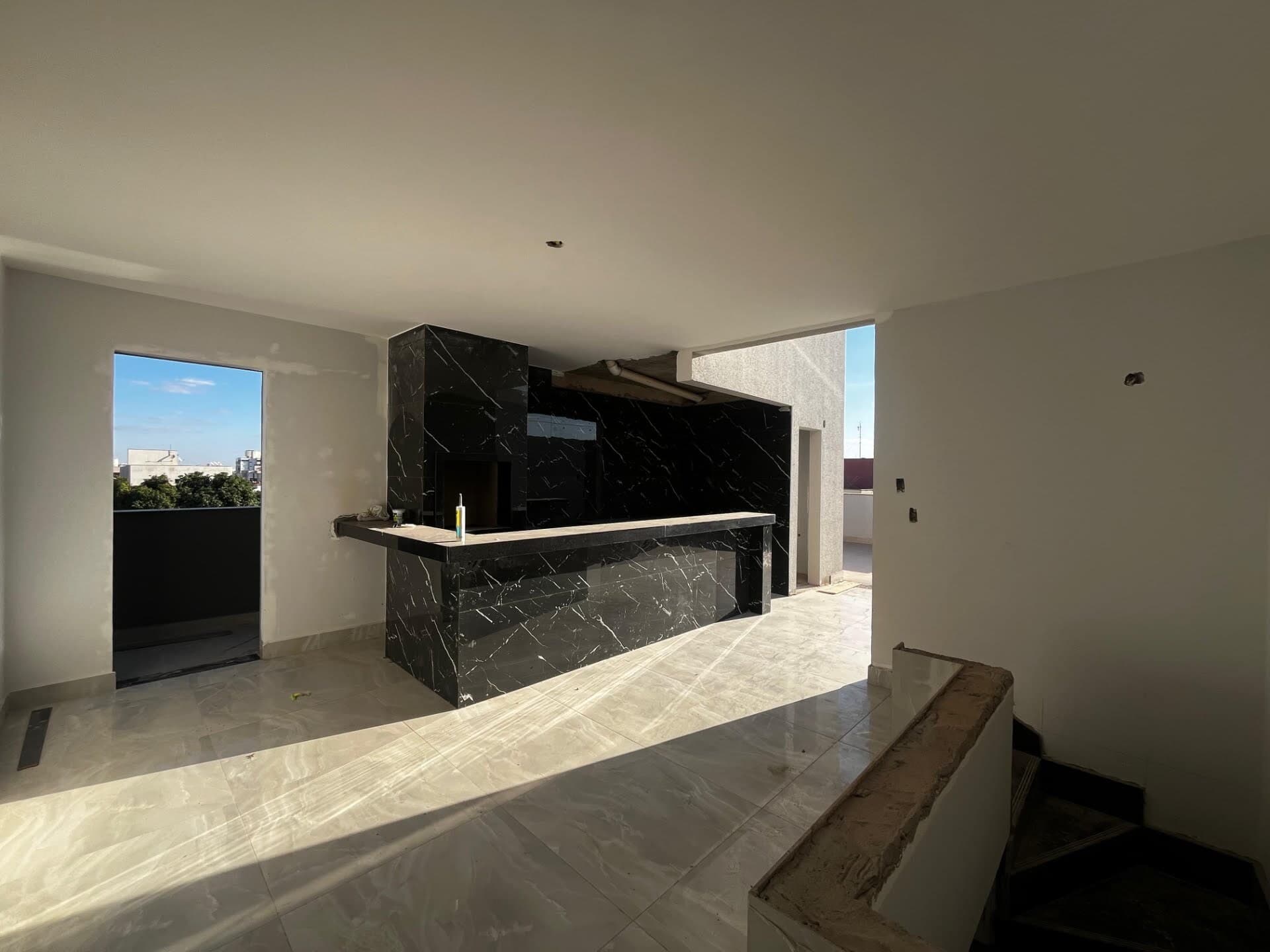 Apartamento à venda no bairro Santa Mônica em Uberlândia/MG