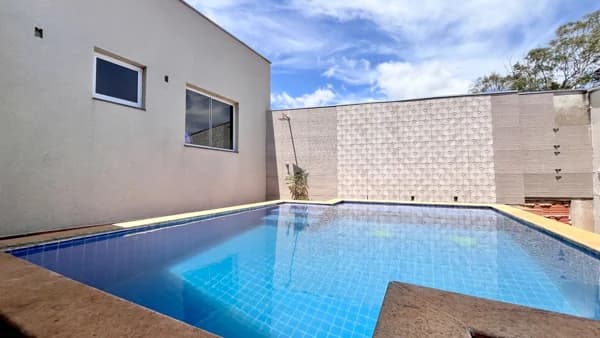 Casa à venda no bairro Chácaras Tubalina e Quartel em Uberlândia/MG