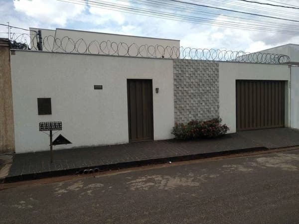 Casa à venda no bairro Jardim Europa em Uberlândia/MG