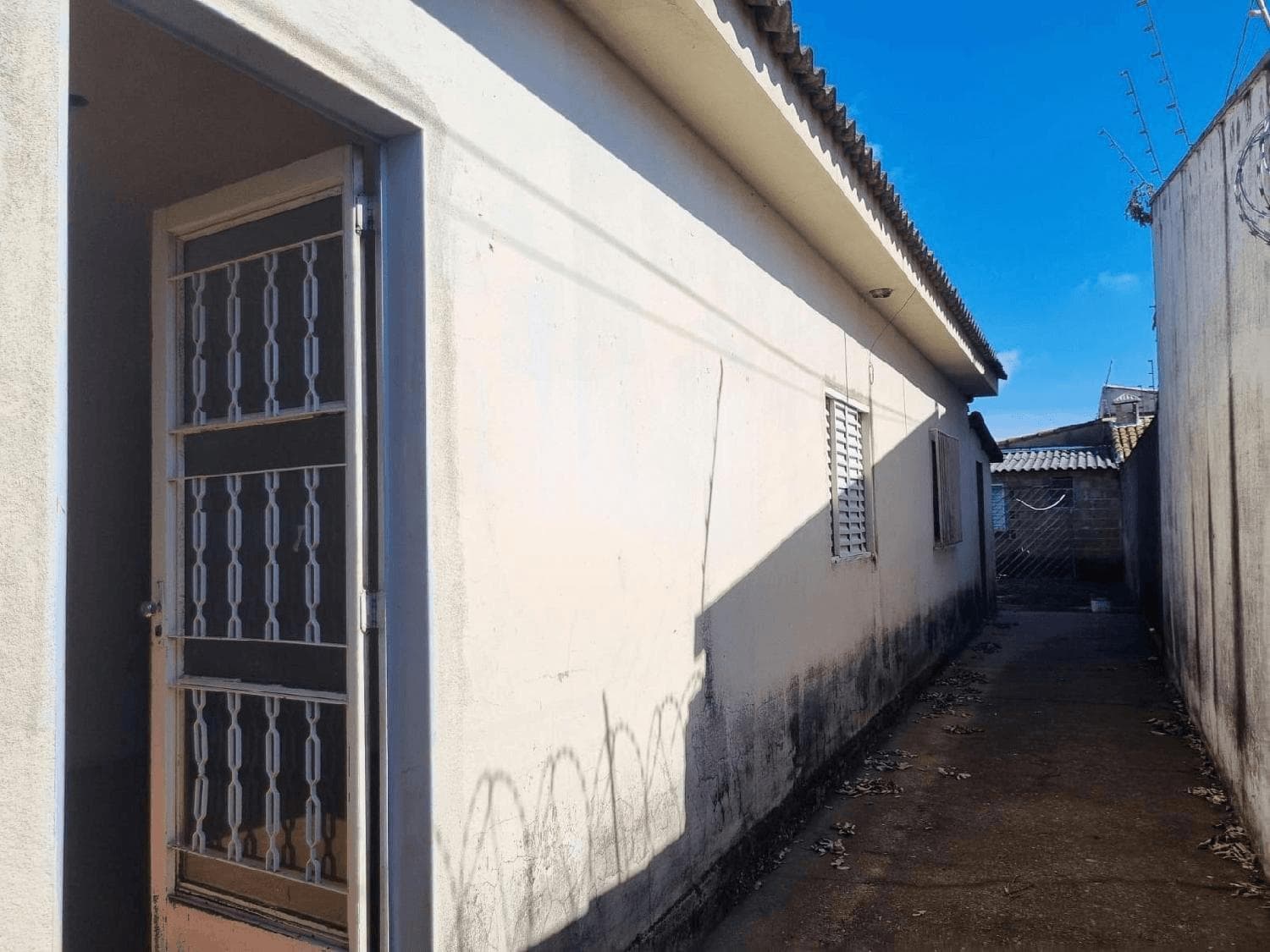 Casa à venda no bairro Santa Mônica em Uberlândia/MG