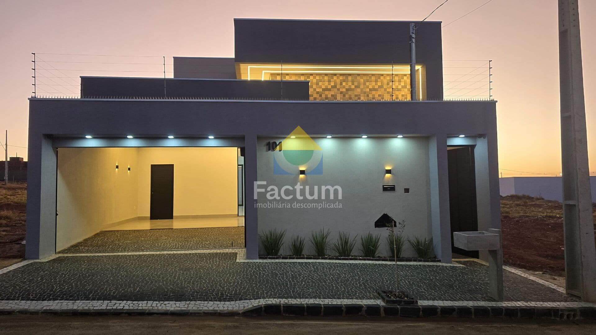 Casa Alto Padrão 3/4 com 3 suítes no bairro Verde Umuarama