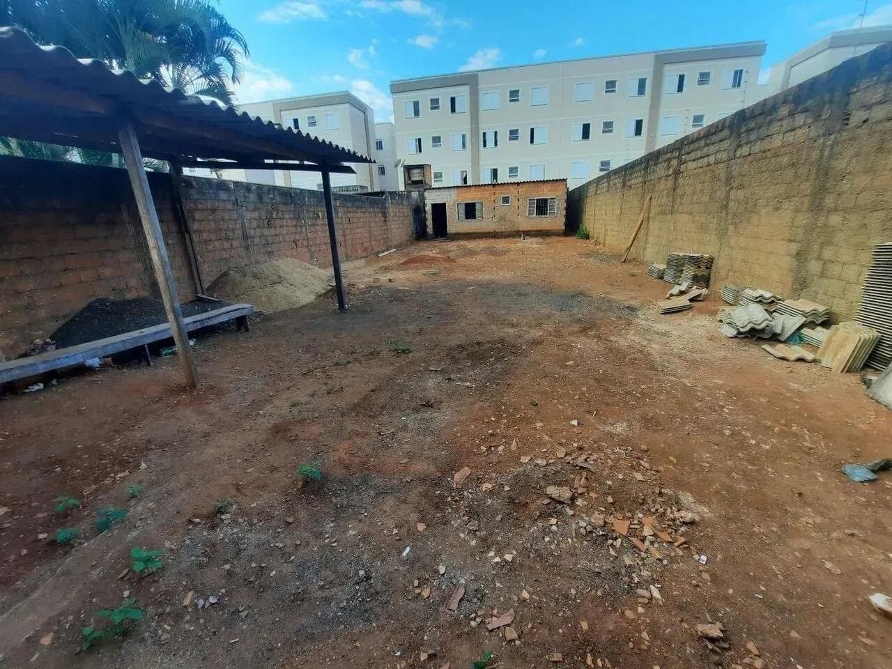 Terreno à venda no bairro Jardim Patrícia em Uberlândia/MG