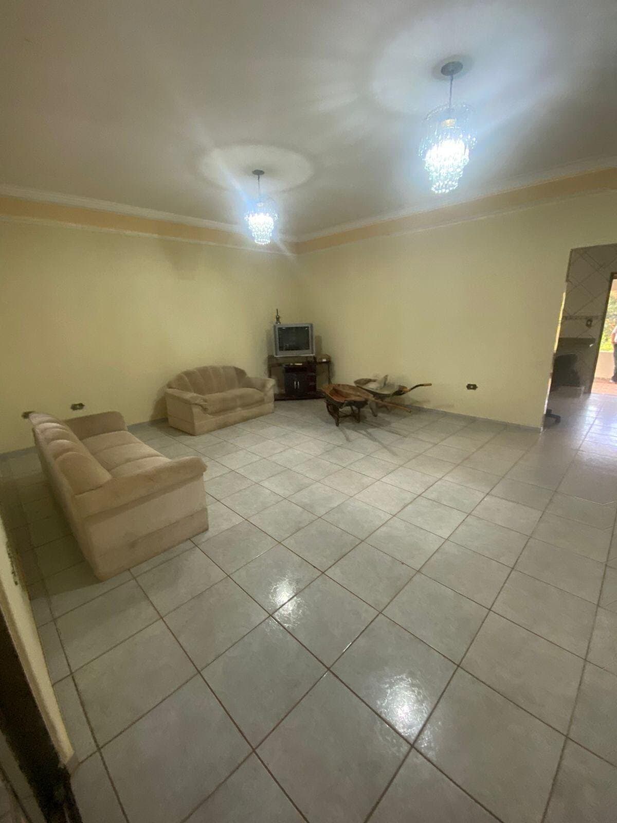Casa à venda no bairro Chácaras Jockey Camping (Zona Oeste) em Uberlândia/MG