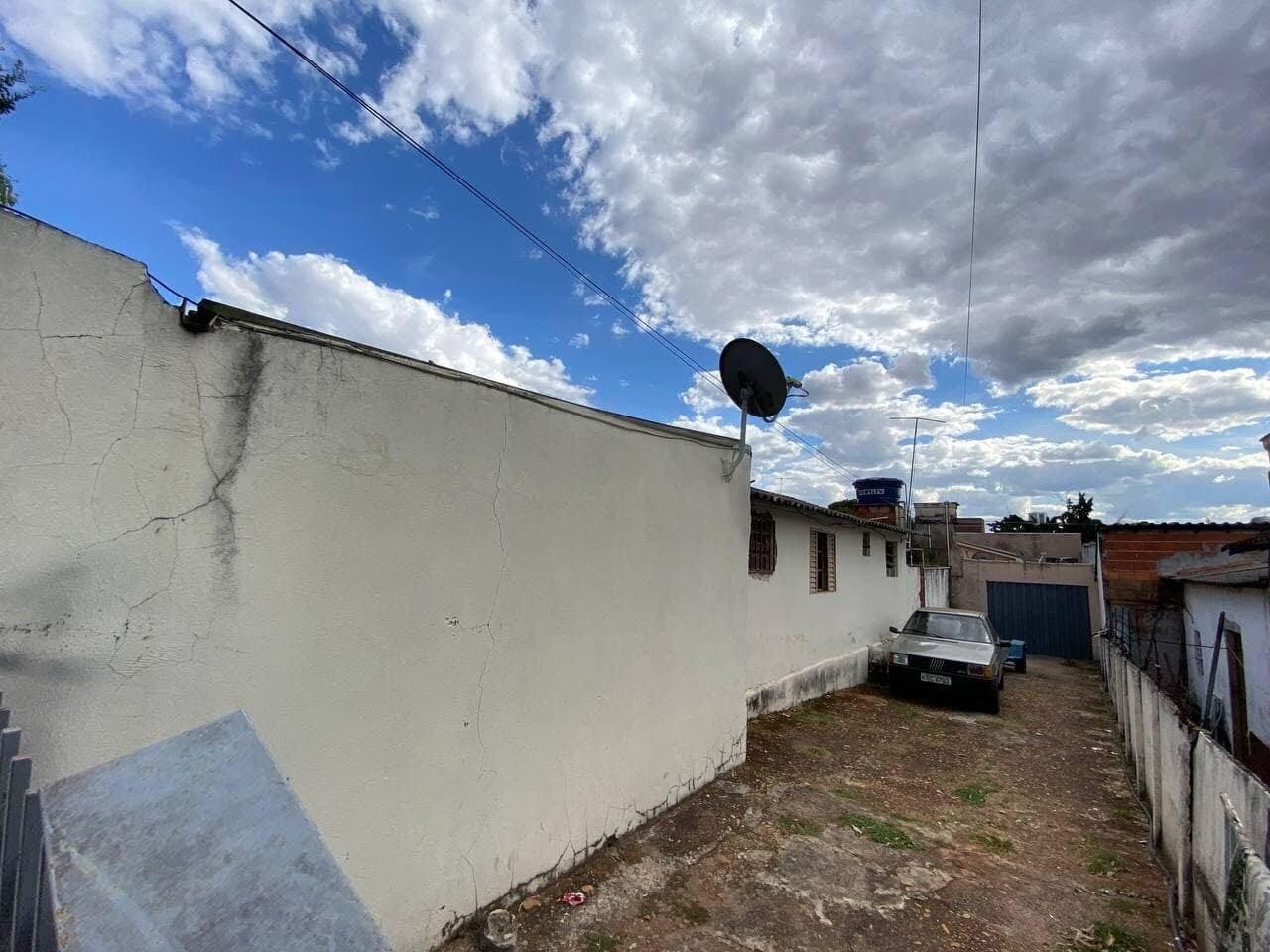 Casa à venda no bairro Santa Mônica em Uberlândia/MG