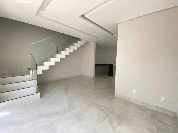 Casa à venda no bairro Praça Alto Umuarama em Uberlândia/MG