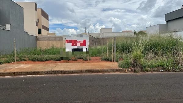 Terreno à venda no bairro Novo Mundo em Uberlândia/MG