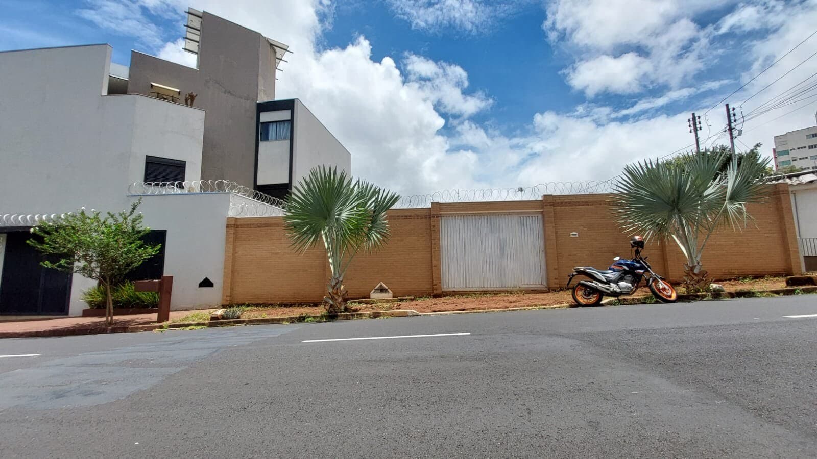 Terreno à venda no bairro Saraiva em Uberlândia/MG