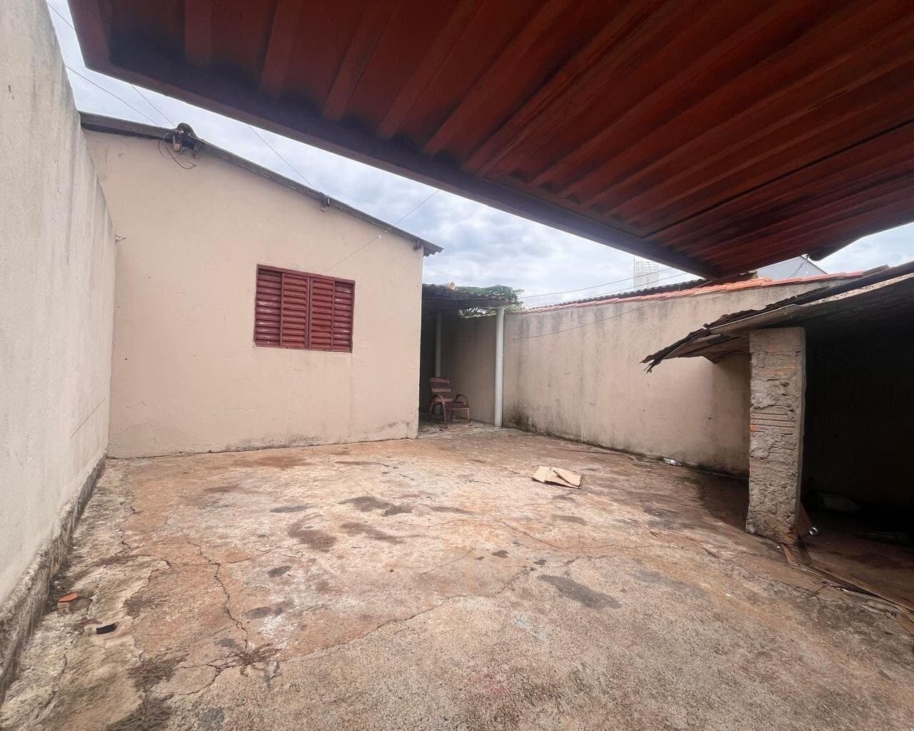 Terreno à venda no bairro Minas Gerais em Uberlândia/MG