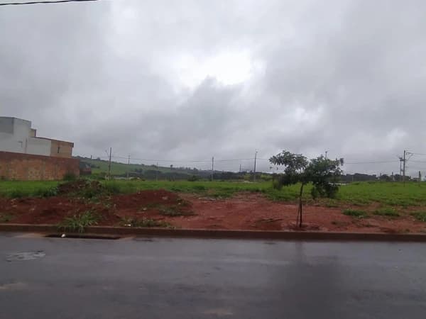 Terreno à venda no bairro Portal do Vale em Uberlândia/MG