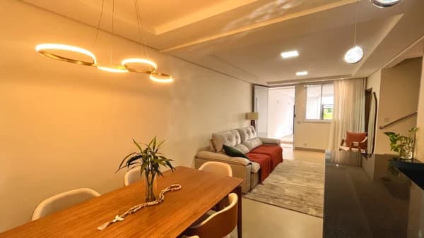 Casa à venda no bairro Praça Alto Umuarama em Uberlândia/MG