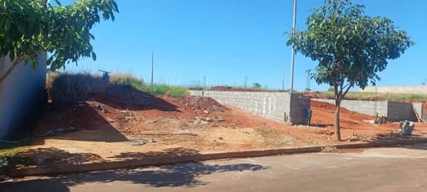 Terreno à venda no bairro Portal do Vale em Uberlândia/MG