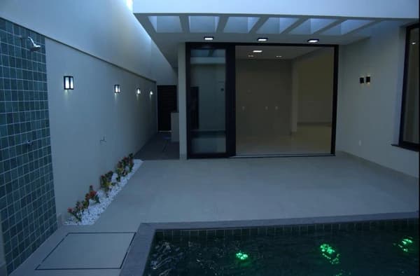 Casa à venda no bairro Novo Mundo em Uberlândia/MG
